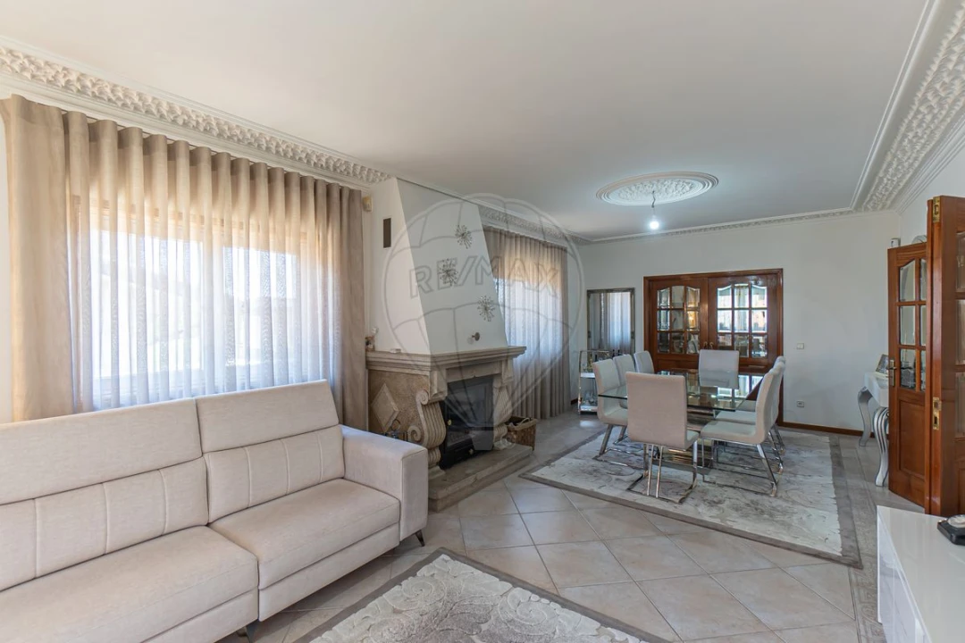 Moradia T5 para Venda em Nogueira da Regedoura Foto 19