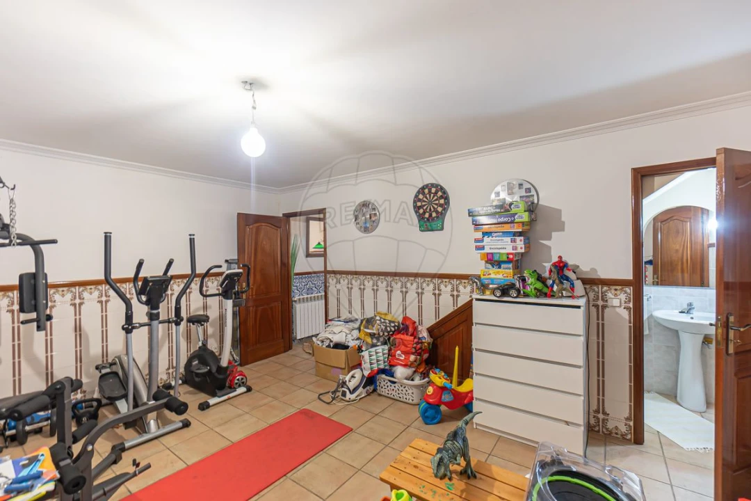 Moradia T5 para Venda em Nogueira da Regedoura Foto 45