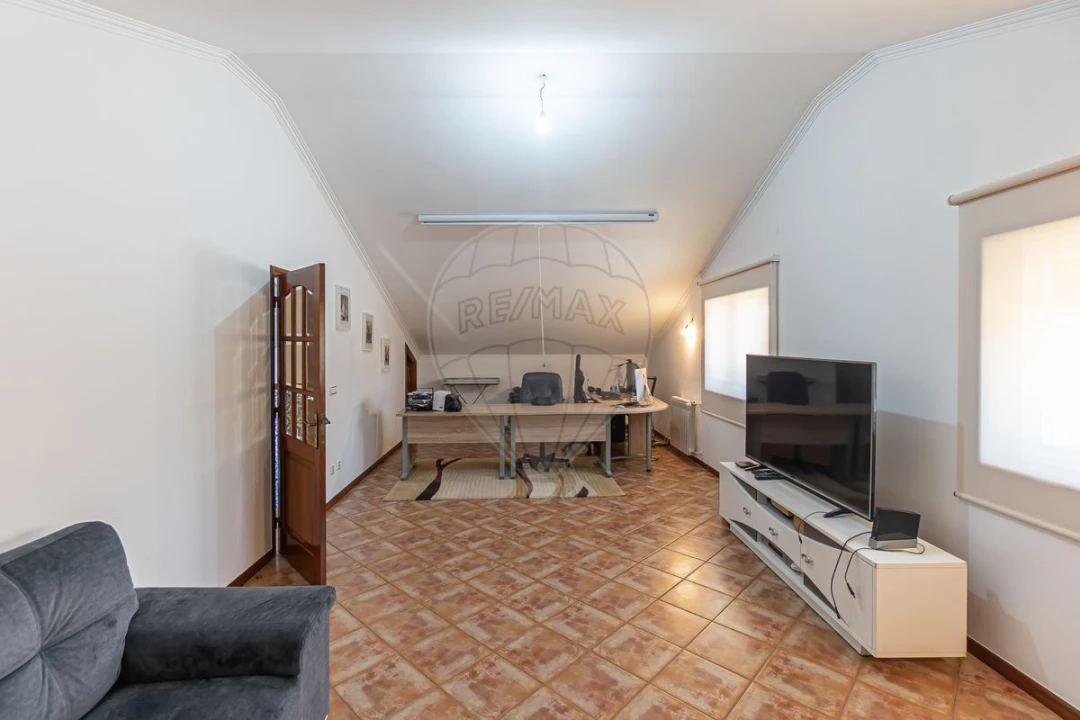 Moradia T5 para Venda em Nogueira da Regedoura Foto 41