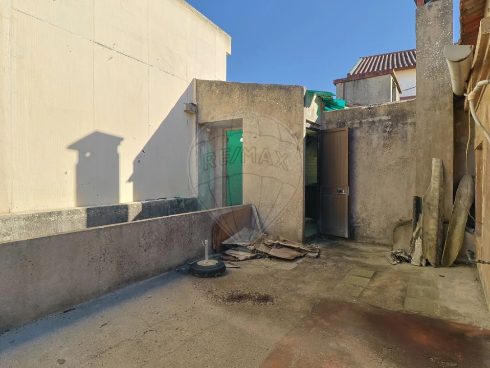 Moradia T2 para Venda em São Pedro Foto 4