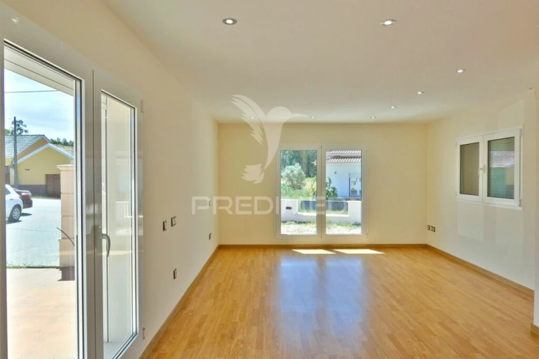 Moradia T7 para Venda em Bidoeira de Cima Foto 8