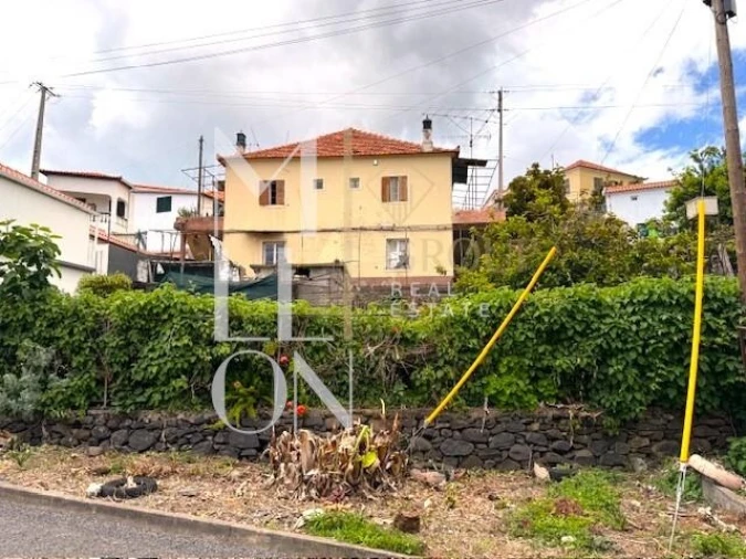 Moradia T5 para Venda em Arco da Calheta Foto 2