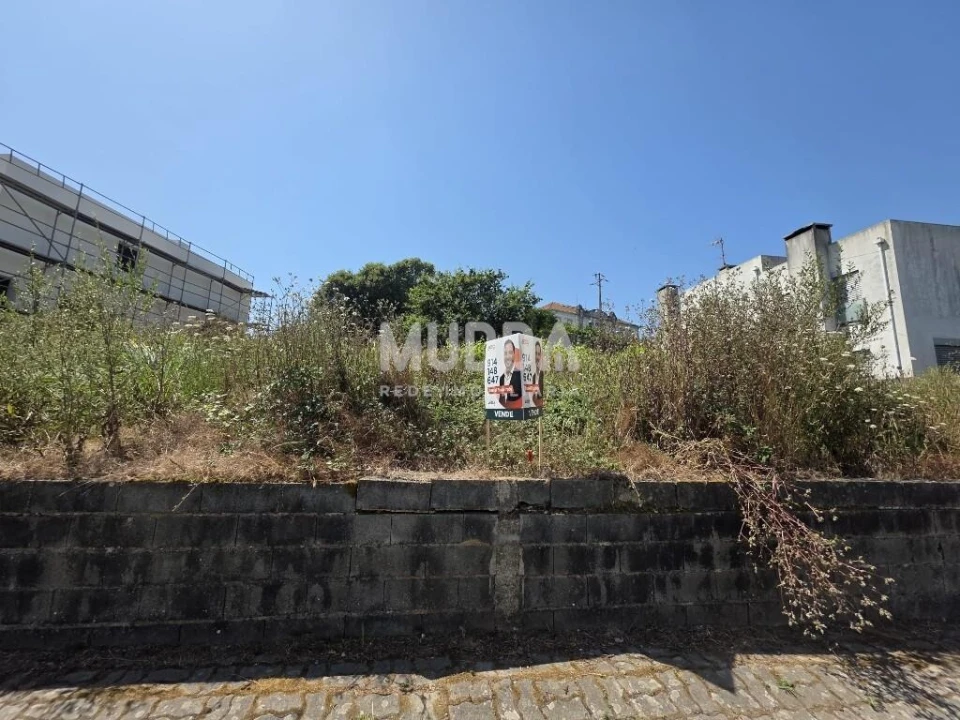 Terreno para Venda em Salreu Foto 2