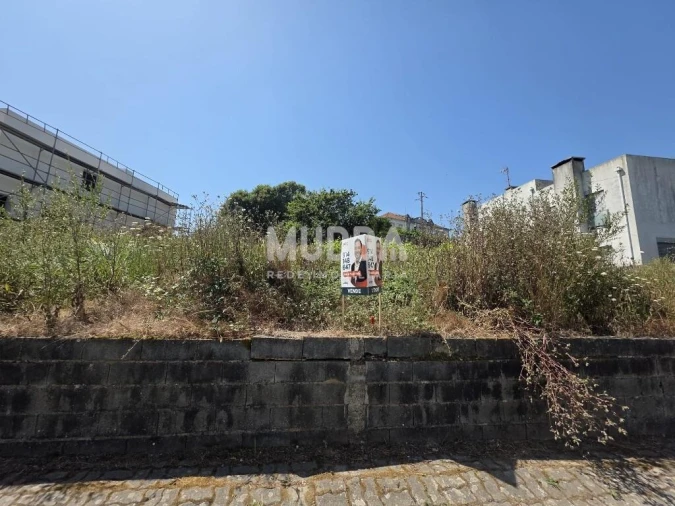Terreno para Venda em Salreu Foto 2
