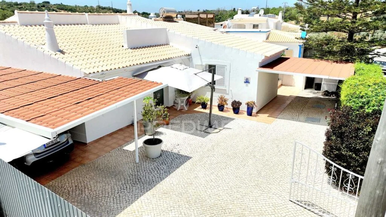 Moradia T3 para Venda em Albufeira e Olhos de Água Foto 8