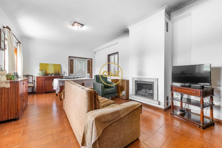 Moradia T3 para Venda em Esmeriz e Cabeçudos Foto 1