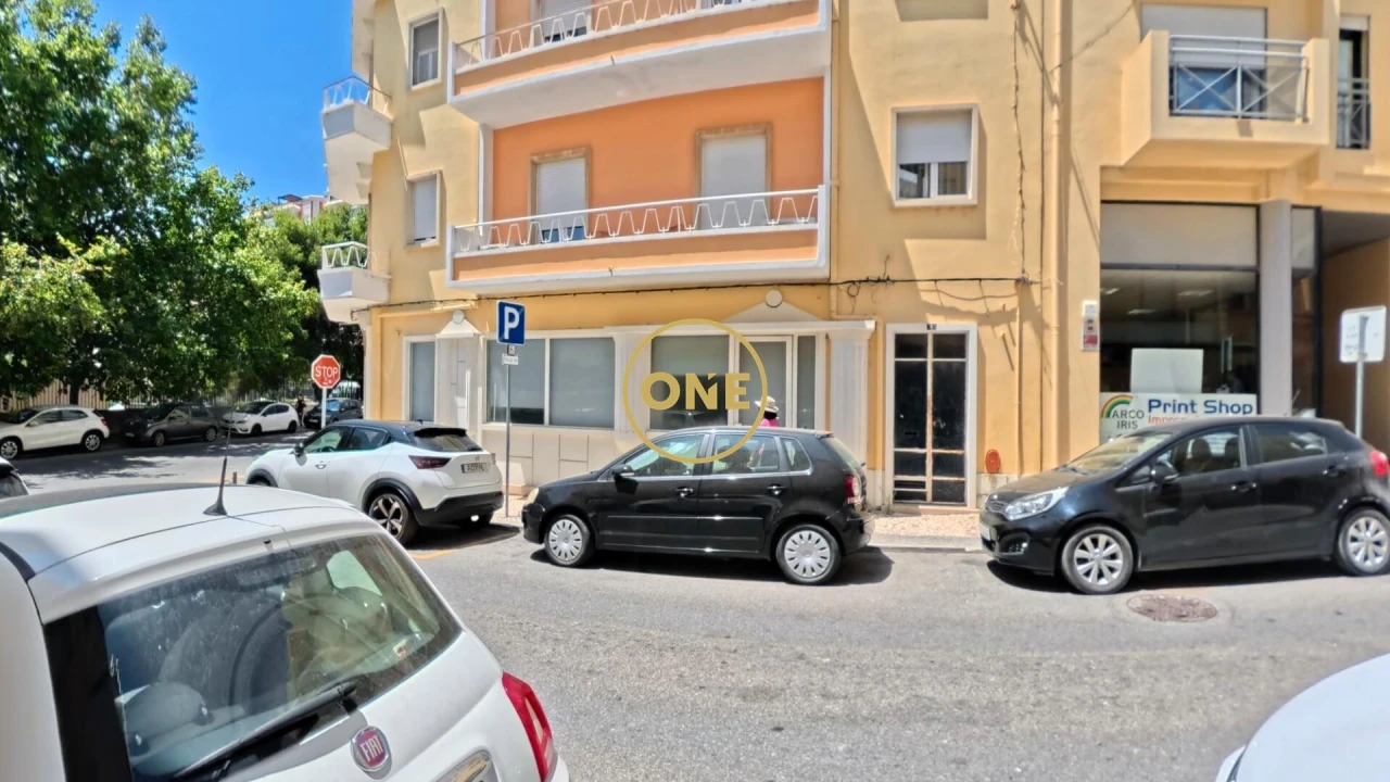 Loja para Venda em Faro (Sé e São Pedro) Foto 1