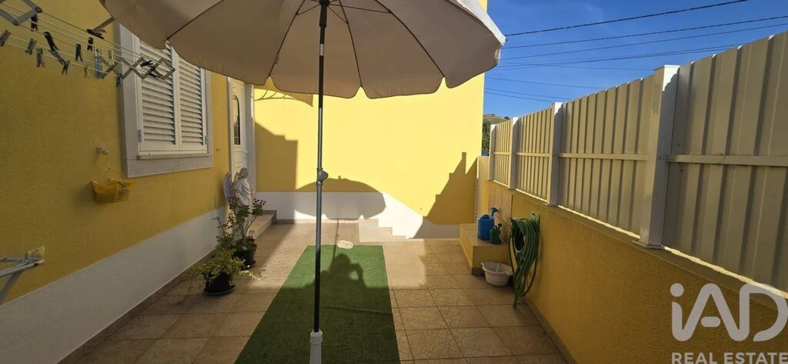 Moradia T2 para Venda em Vila Verde dos Francos Foto 20