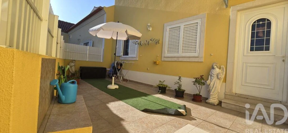 Moradia T2 para Venda em Vila Verde dos Francos Foto 26