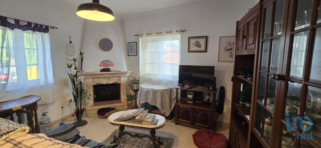 Moradia T2 para Venda em Vila Verde dos Francos Foto 8