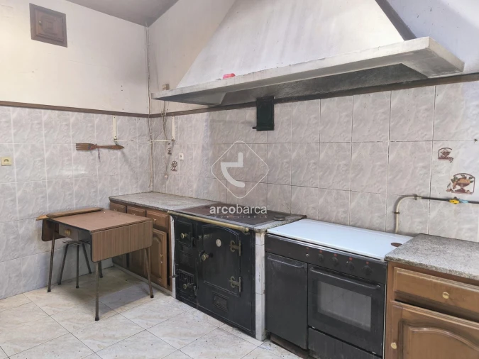 Moradia T3 para Venda em Coura Foto 12