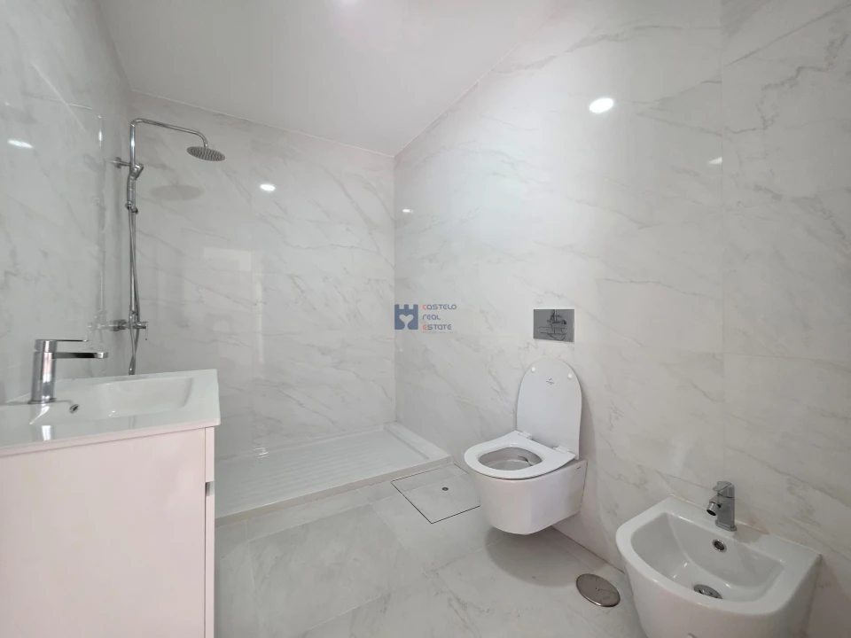 Apartamento T2 para Venda em Nossa Senhora da Piedade Foto 12