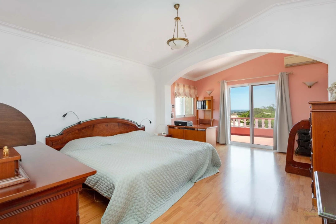 Moradia T3 para Venda em Santa Barbara de Nexe Foto 47