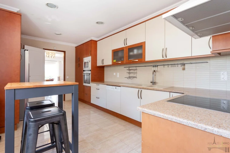 Moradia T3 para Venda em Santa Barbara de Nexe Foto 30