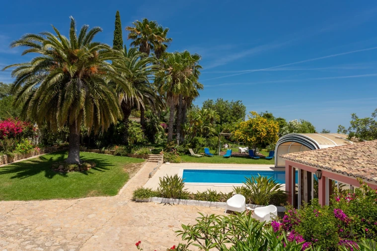 Moradia T3 para Venda em Santa Barbara de Nexe Foto 2