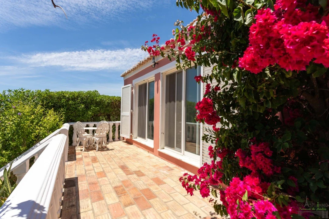 Moradia T3 para Venda em Santa Barbara de Nexe Foto 23