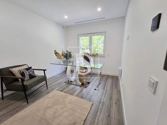 Moradia T4 para Venda em Charneca de Caparica e Sobreda Foto 11