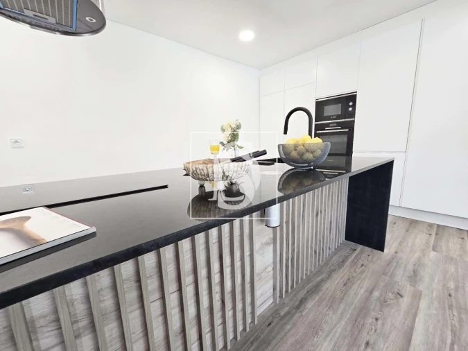 Moradia T4 para Venda em Charneca de Caparica e Sobreda Foto 1