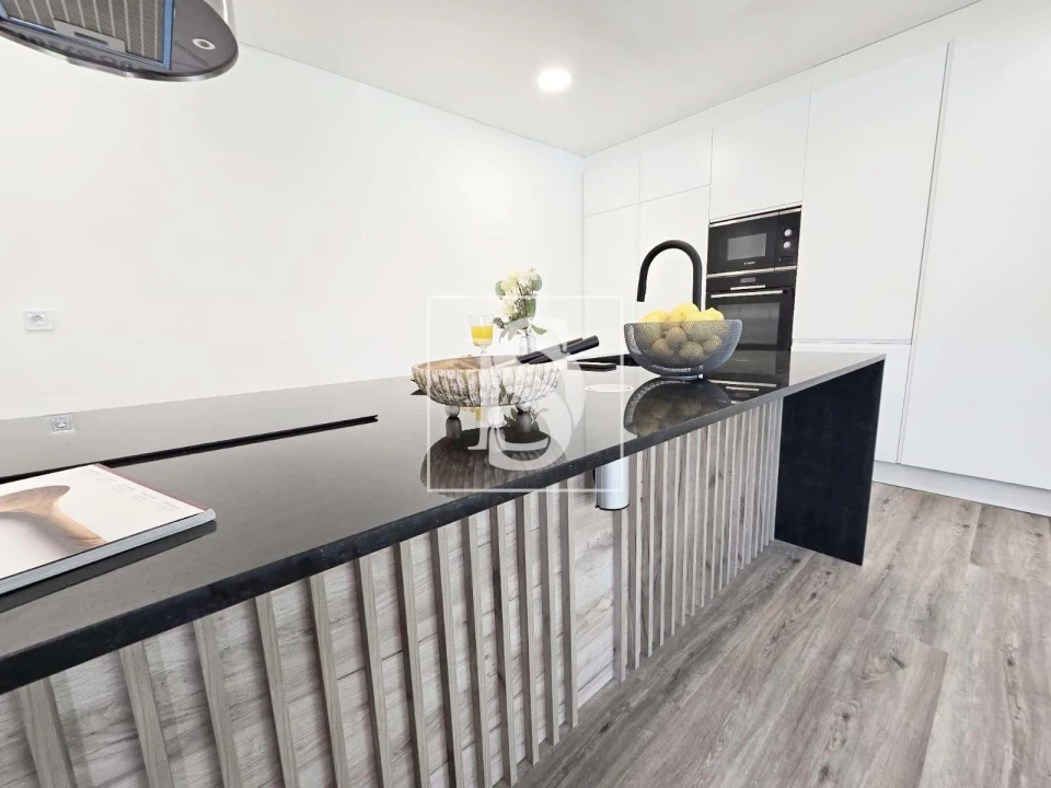 Moradia T4 para Venda em Charneca de Caparica e Sobreda Foto 1