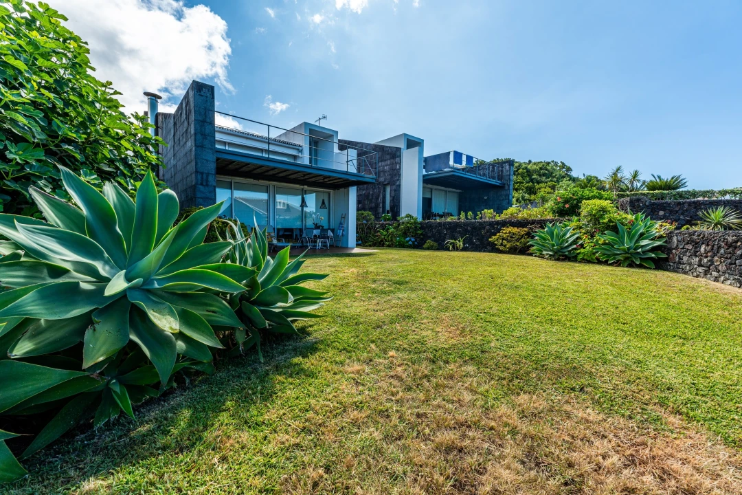 Moradia T3 para Venda em Agua de Pau Foto 12