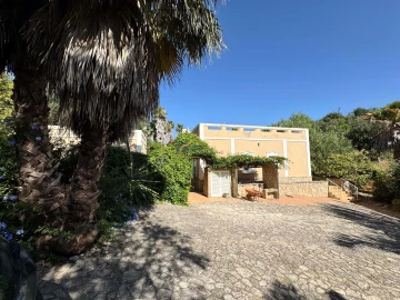 Moradia T5 para Venda em Loule (São Sebastião)