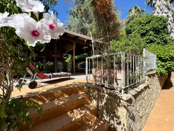 Moradia T5 para Venda em Loule (São Sebastião)