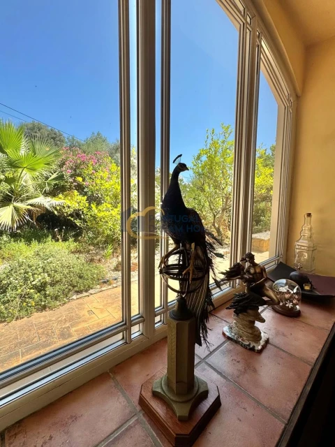 Moradia T5 para Venda em Loule (São Sebastião)