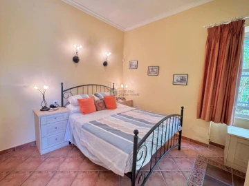 Moradia T5 para Venda em Loule (São Sebastião)