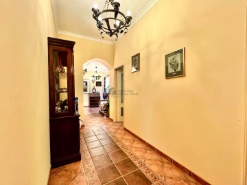 Moradia T5 para Venda em Loule (São Sebastião)