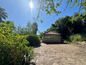 Moradia T5 para Venda em Loule (São Sebastião)