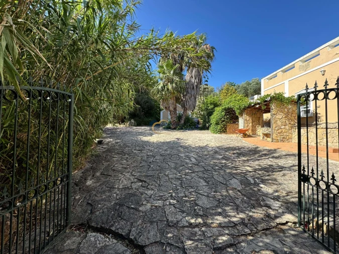 Moradia T5 para Venda em Loule (São Sebastião) Foto 2