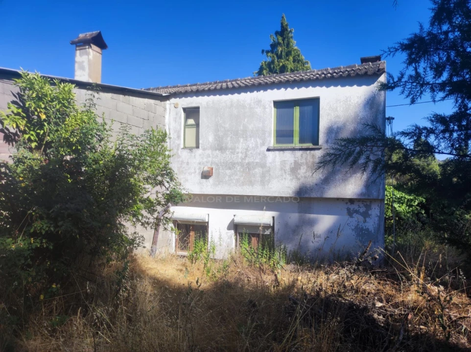 Moradia T3 para Venda em Sernancelhe e Sarzeda Foto 1