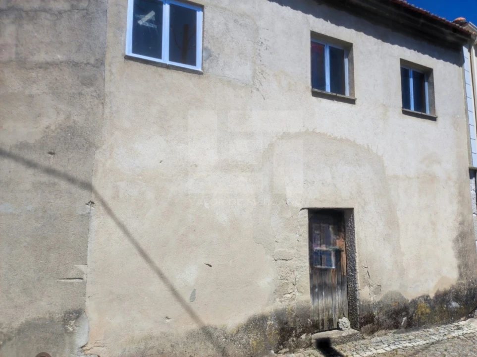 Moradia T4 para Venda em Sernancelhe e Sarzeda Foto 2