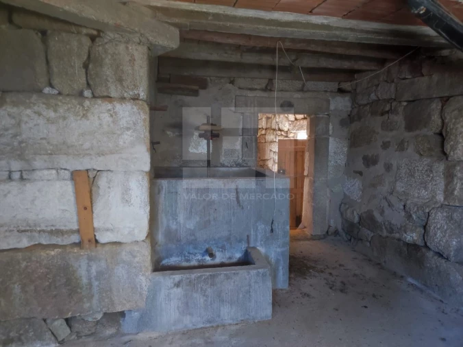 Moradia T4 para Venda em Sernancelhe e Sarzeda Foto 9