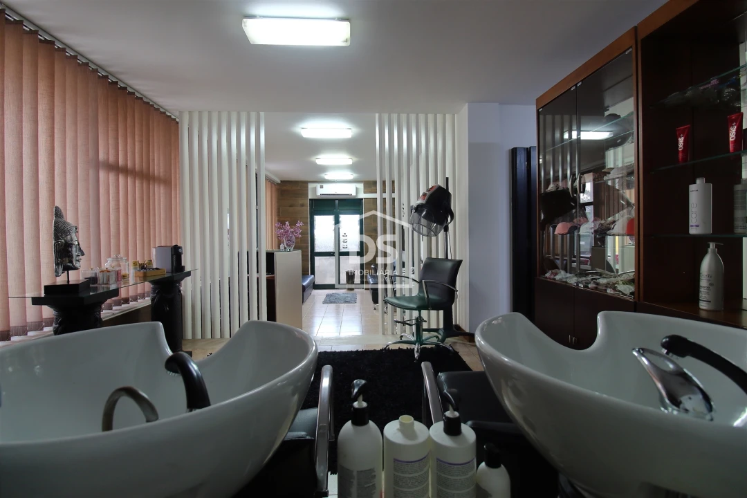 Loja para Venda em Figueiro Foto 2