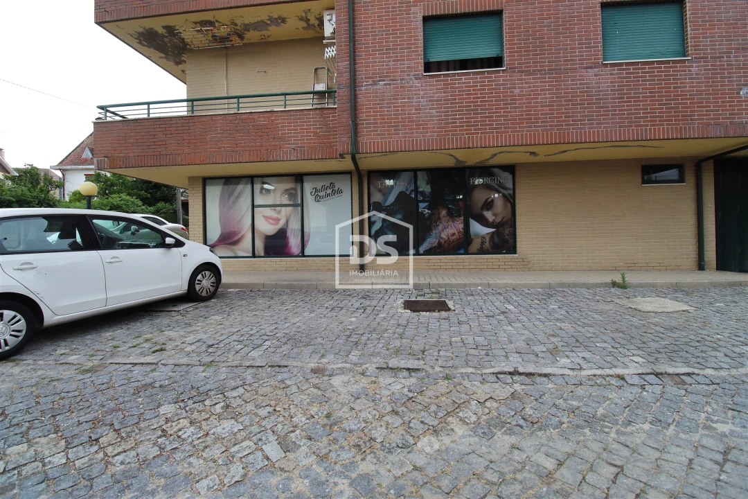 Loja para Venda em Figueiro Foto 11