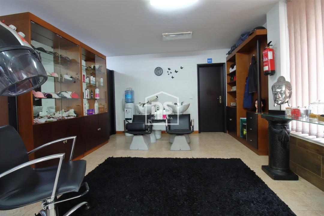 Loja para Venda em Figueiro Foto 9