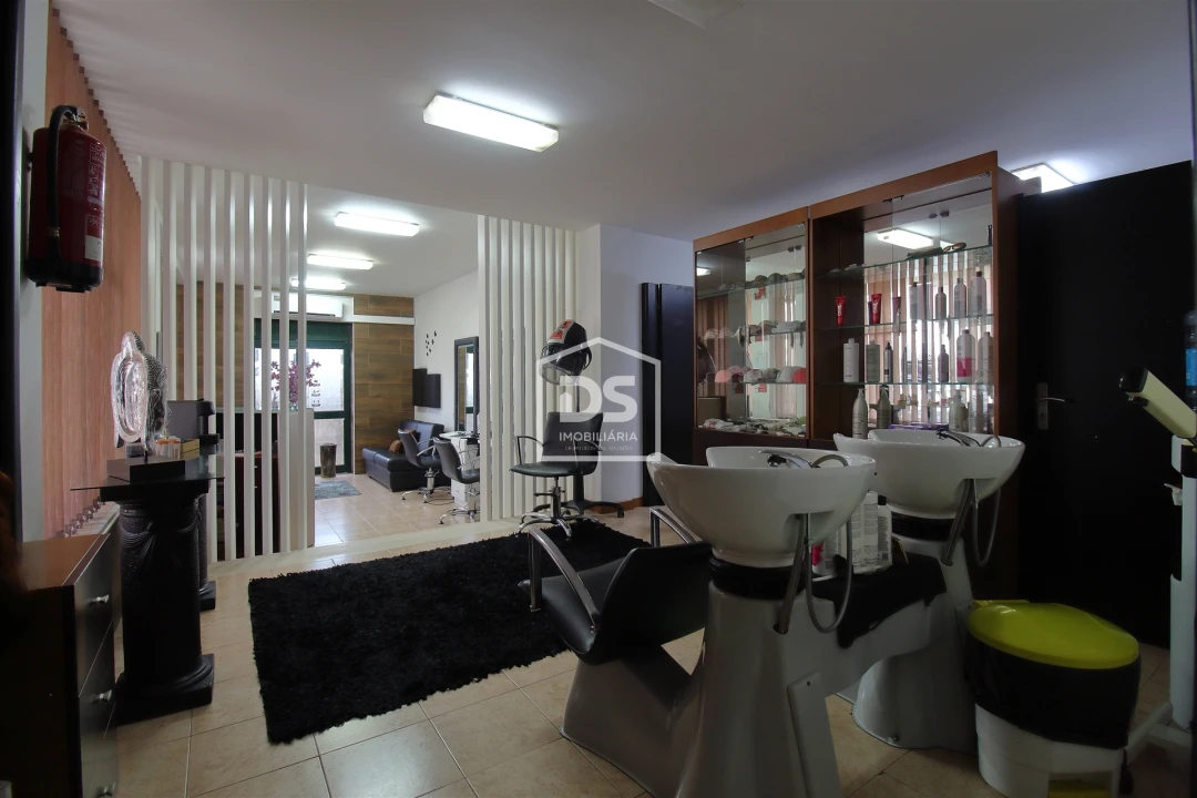 Loja para Venda em Figueiro Foto 3