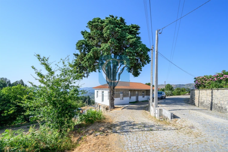 Moradia T5 para Venda em Soalhães Foto 1