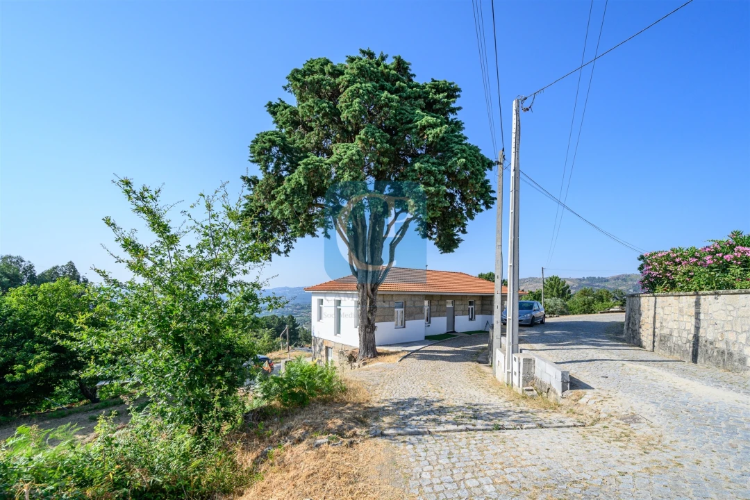 Moradia T5 para Venda em Soalhães Foto 1