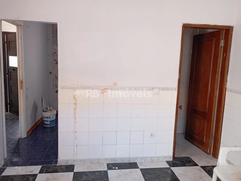 Moradia T2 para Venda em São João Baptista Foto 4