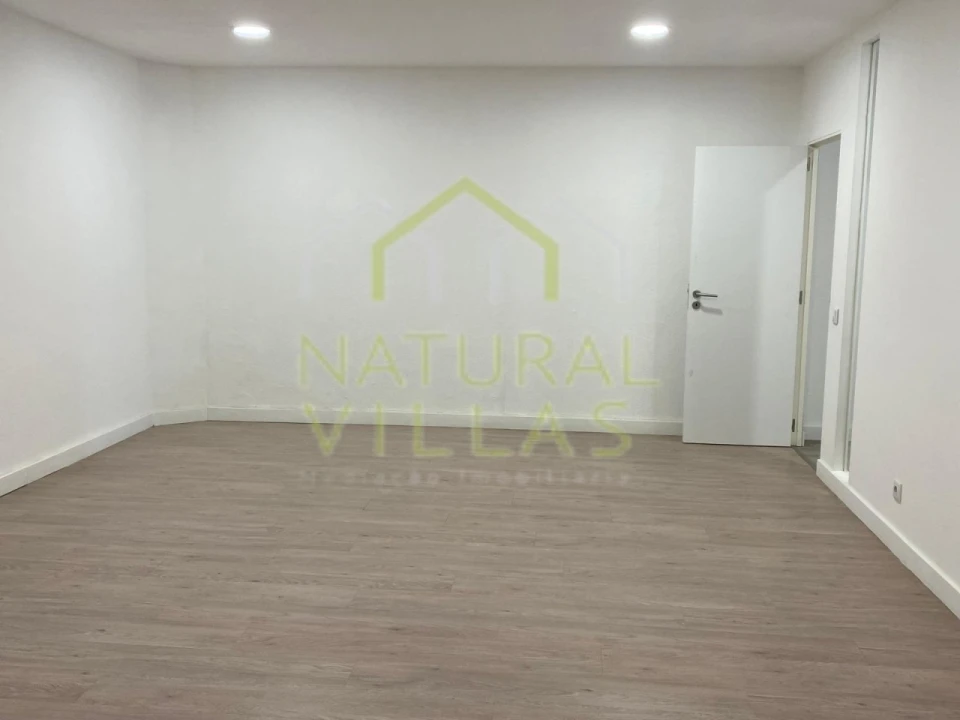 Loja para Arrendamento em Faro (Sé e São Pedro) Foto 1