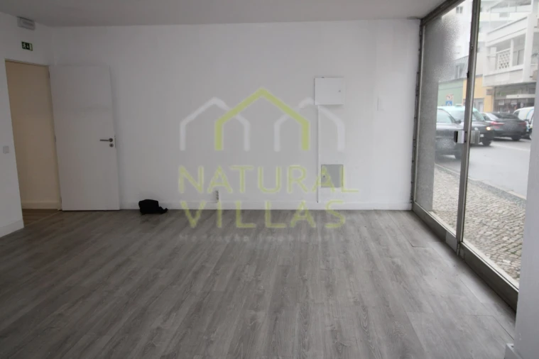 Loja para Arrendamento em Faro (Sé e São Pedro) Foto 3