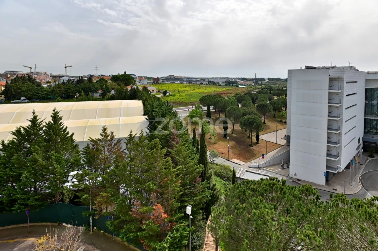 Apartamento T4 para Arrendamento em Porto Salvo Foto 23