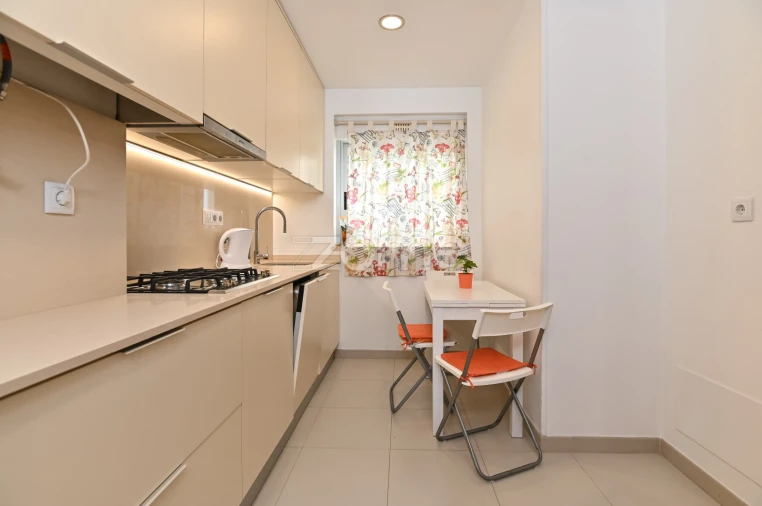 Apartamento T4 para Arrendamento em Porto Salvo Foto 19