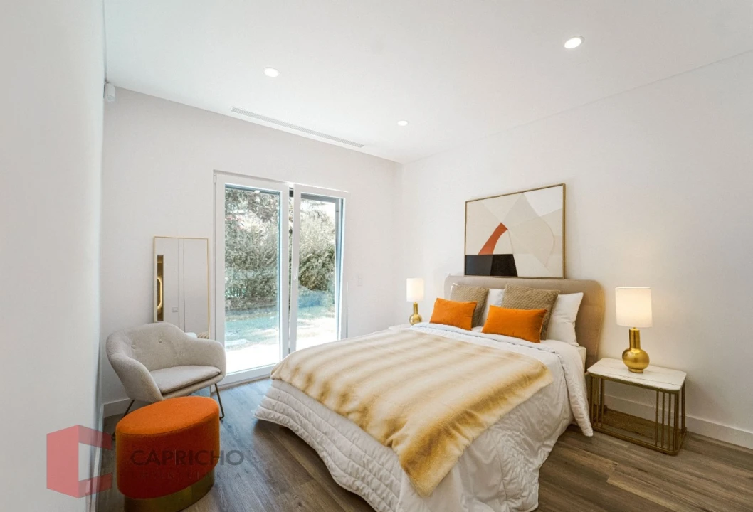 Moradia T4 para Venda em Charneca de Caparica e Sobreda Foto 7