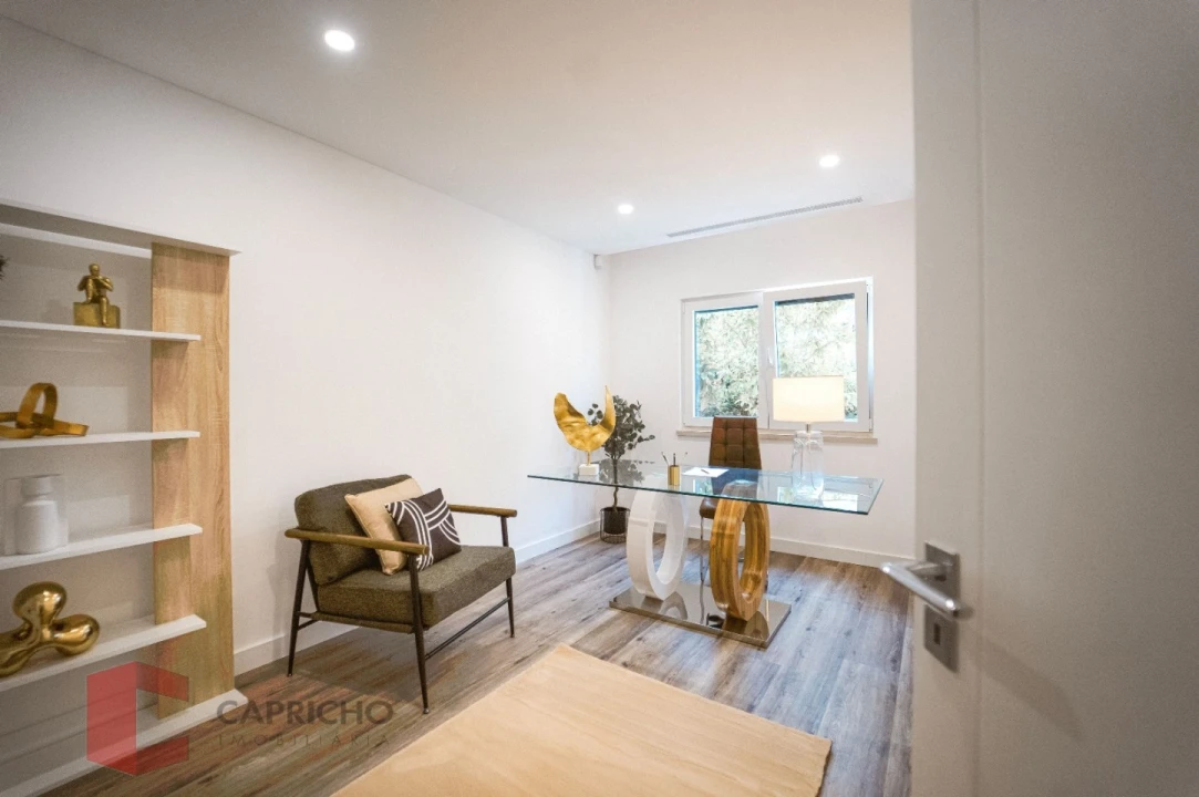 Moradia T4 para Venda em Charneca de Caparica e Sobreda Foto 8