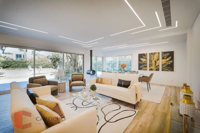 Moradia T4 para Venda em Charneca de Caparica e Sobreda Foto 16