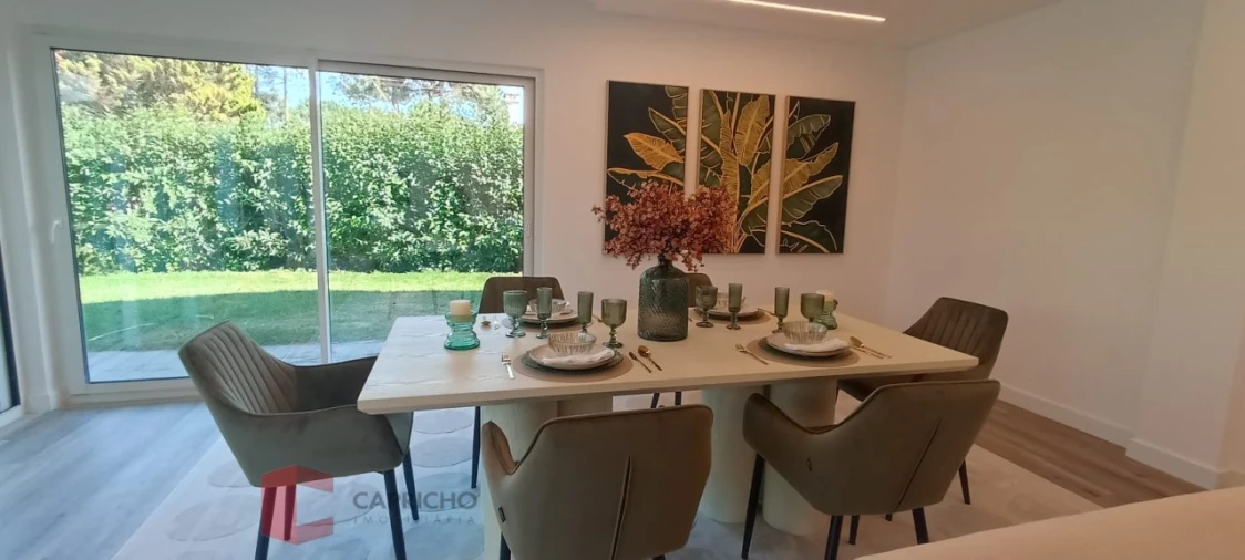 Moradia T4 para Venda em Charneca de Caparica e Sobreda Foto 60