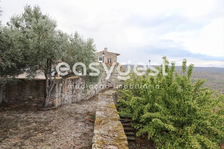 Moradia T2 para Venda em Castelo Bom Foto 31